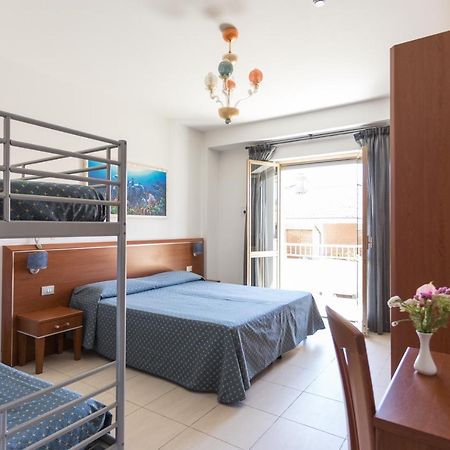 Hotel Abruzzo Pineto Bagian luar foto